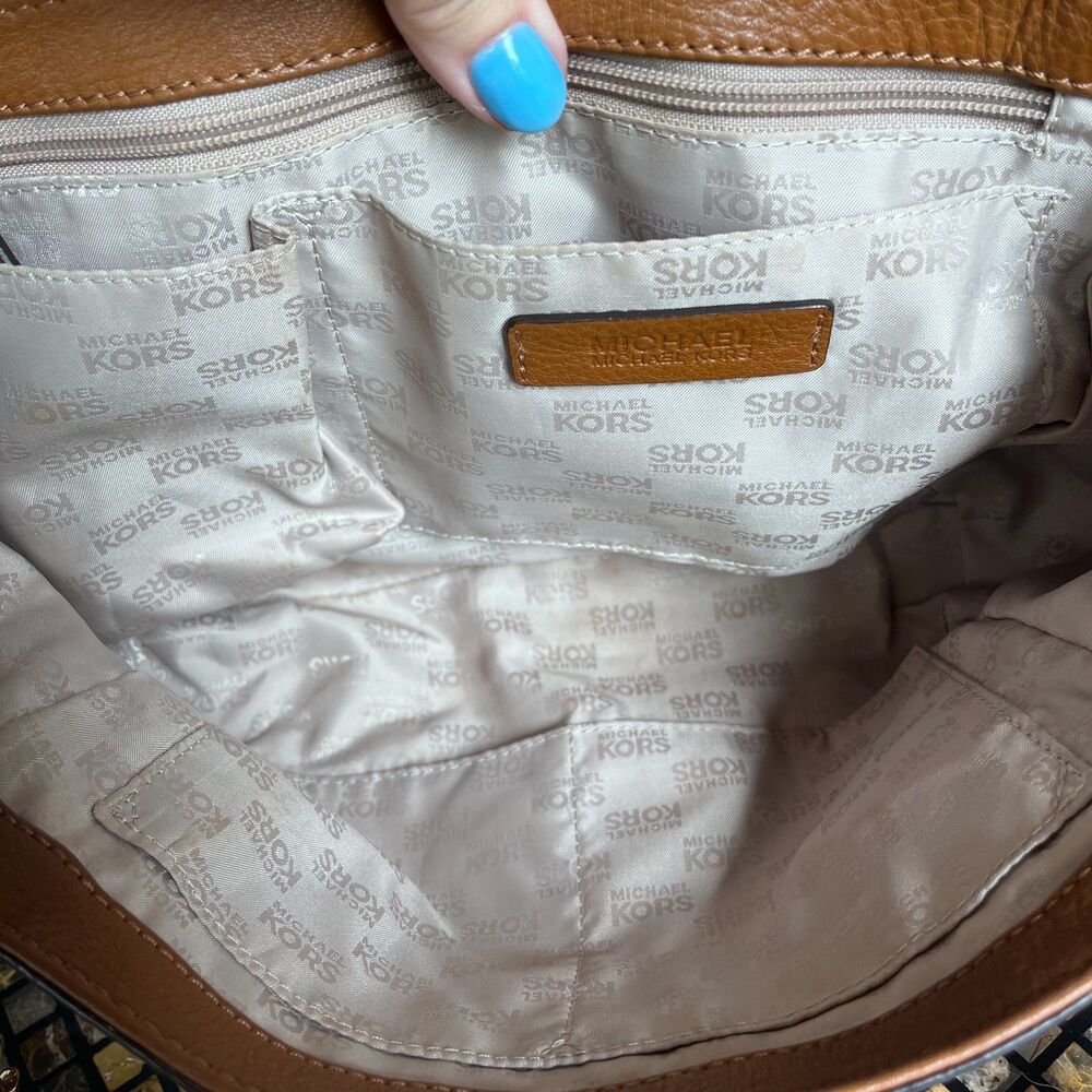 Michael Kors Delancy Brown Pebbled Leather Flap Gold Hardware Shoulder Bag EUC - Picture 5 of 15